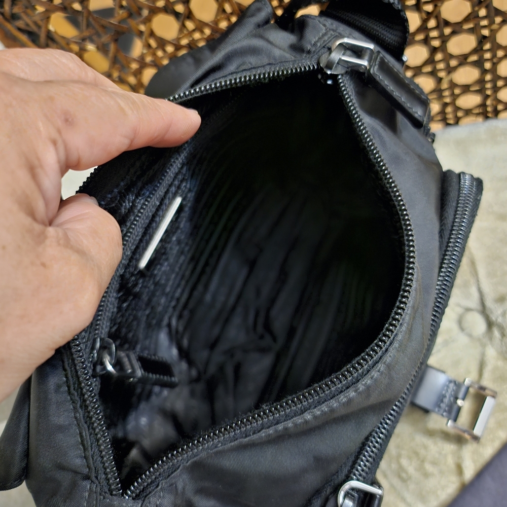 (SOLD)Authentic Prada nylon cargo / messnger bag - Picture 9 of 13